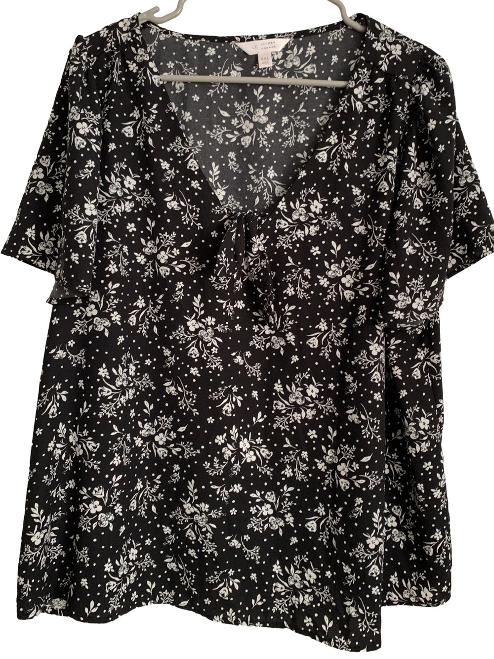 LAUREN CONRAD Women’s Black White Floral Print Short Sleeve Blouse